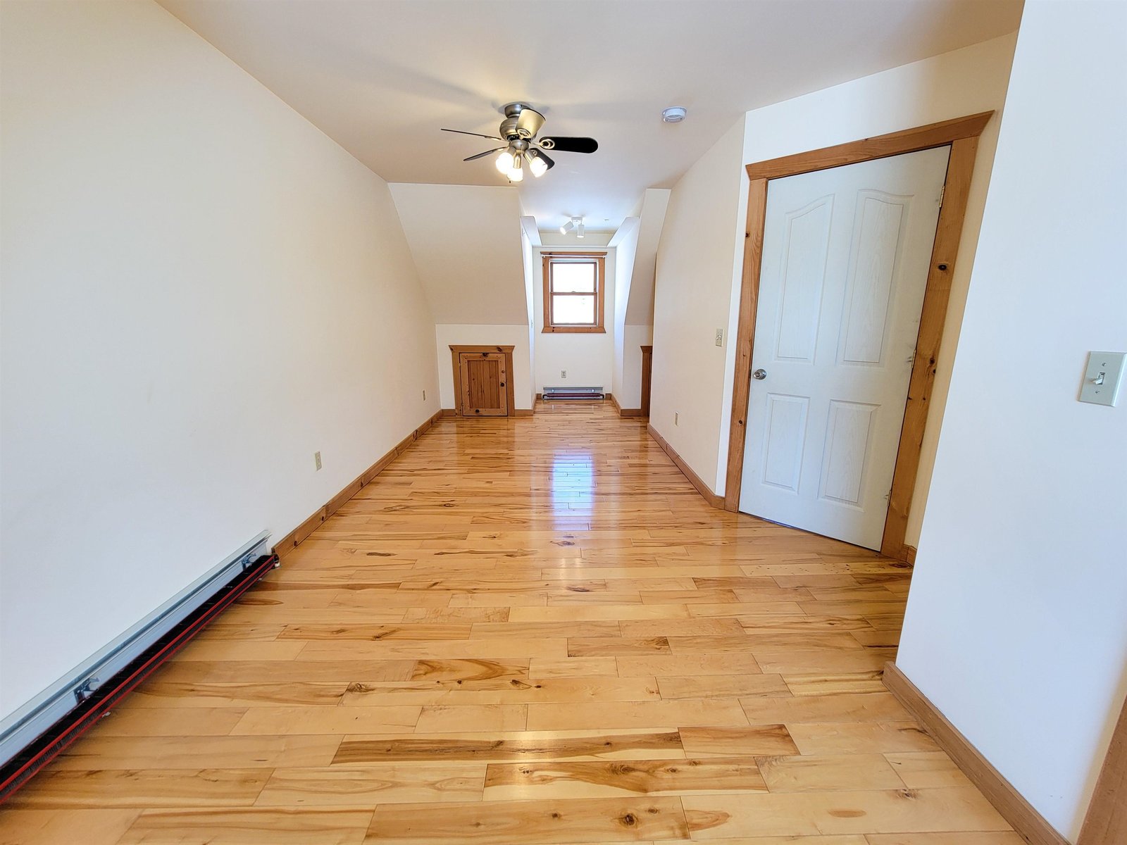 2nd Floor Bedroom (2)