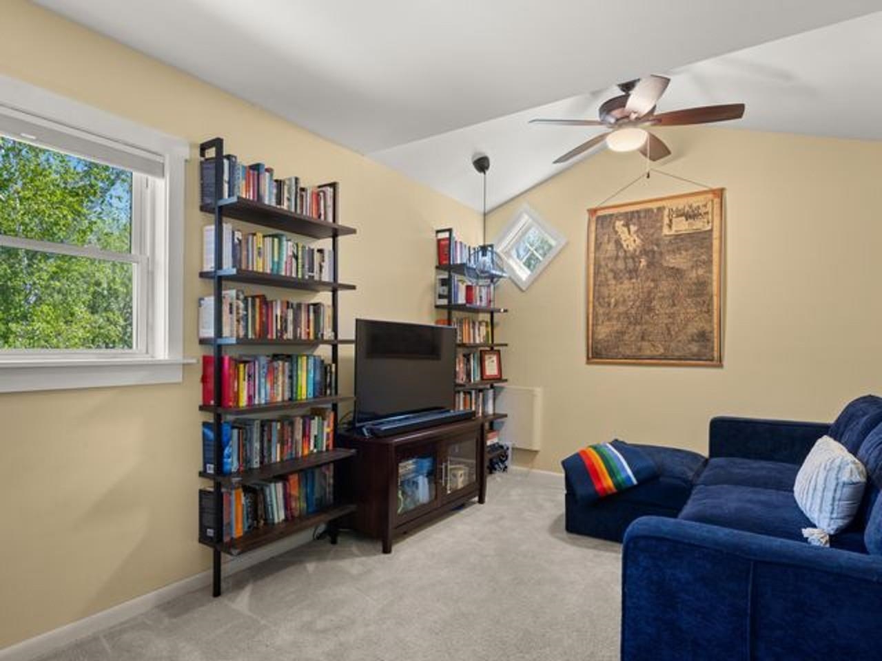 Lofted Living Room Ceilings