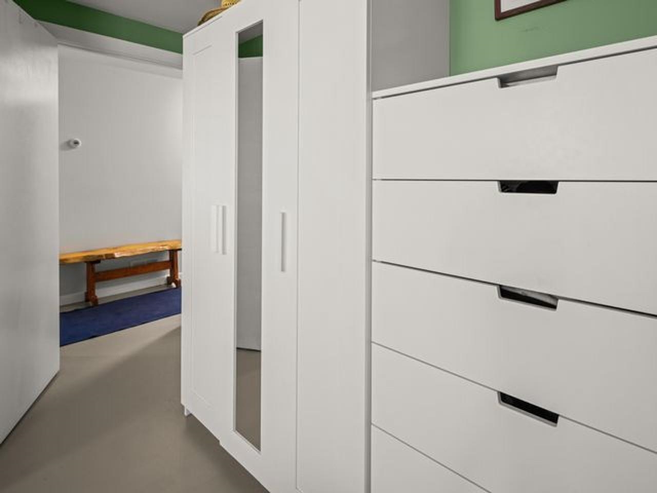 Closet Nook with Open Layout