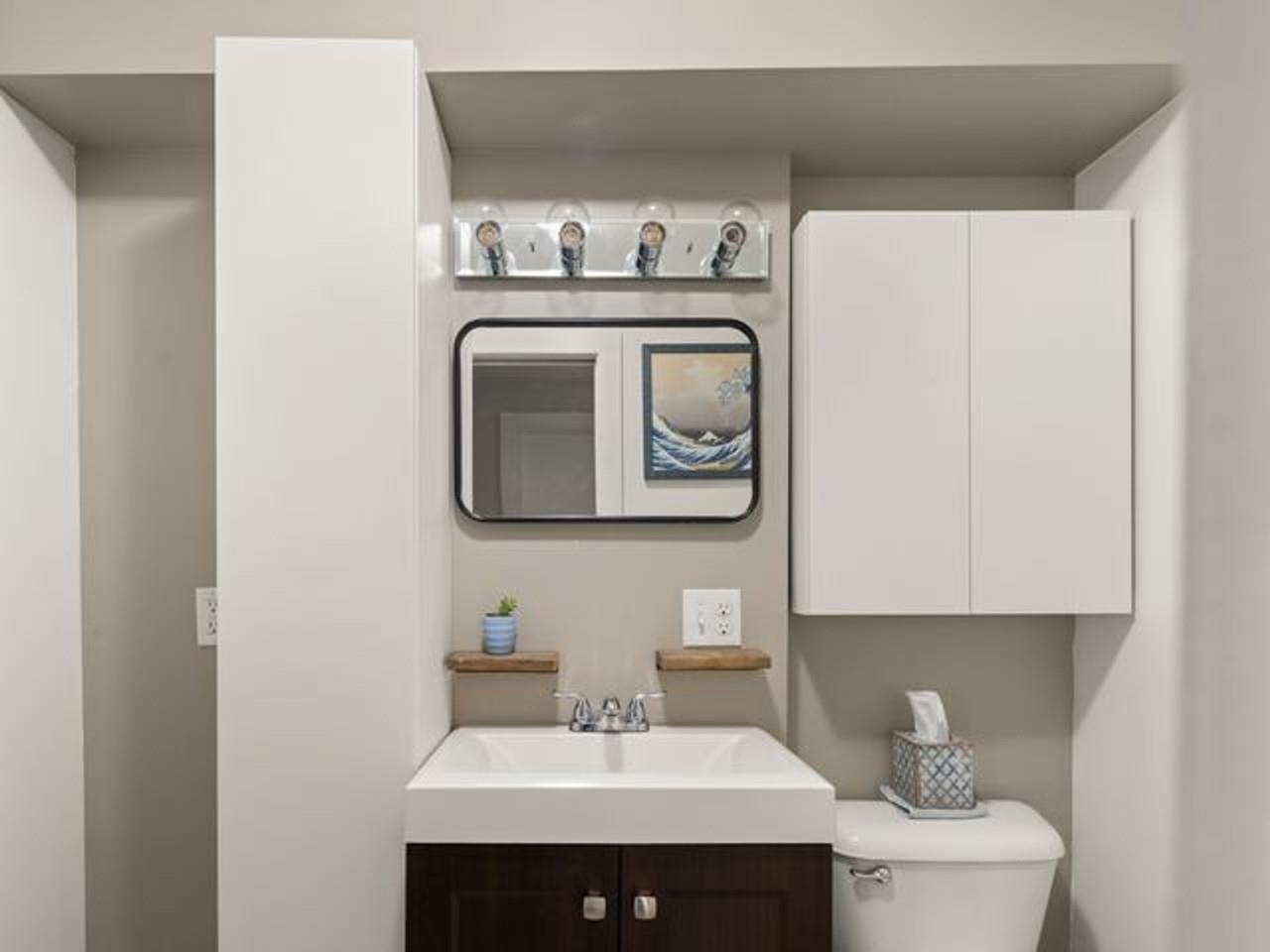 Modern 2nd Full Bathroom