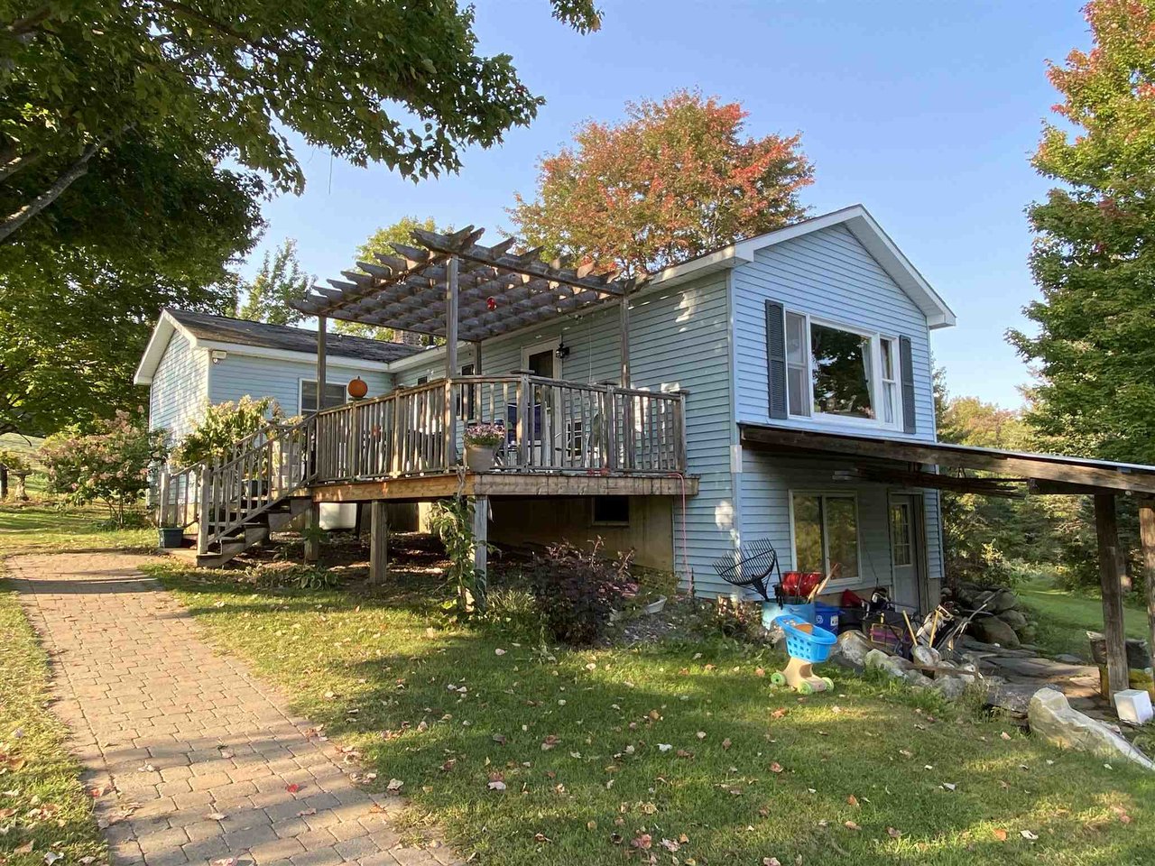 915 Maple Hill Road
