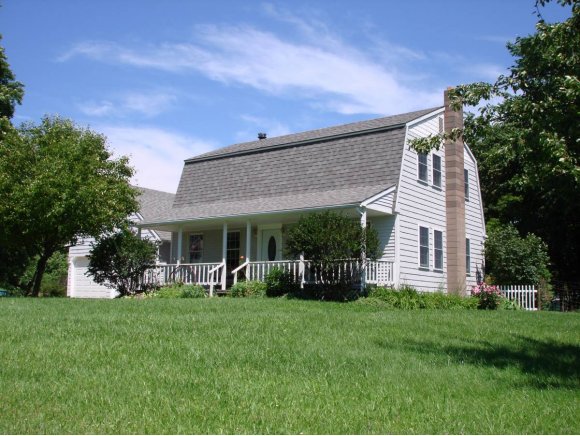 917 Lake Rd