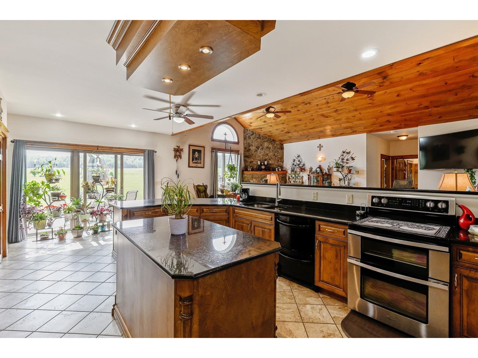 918 Armstrong Road