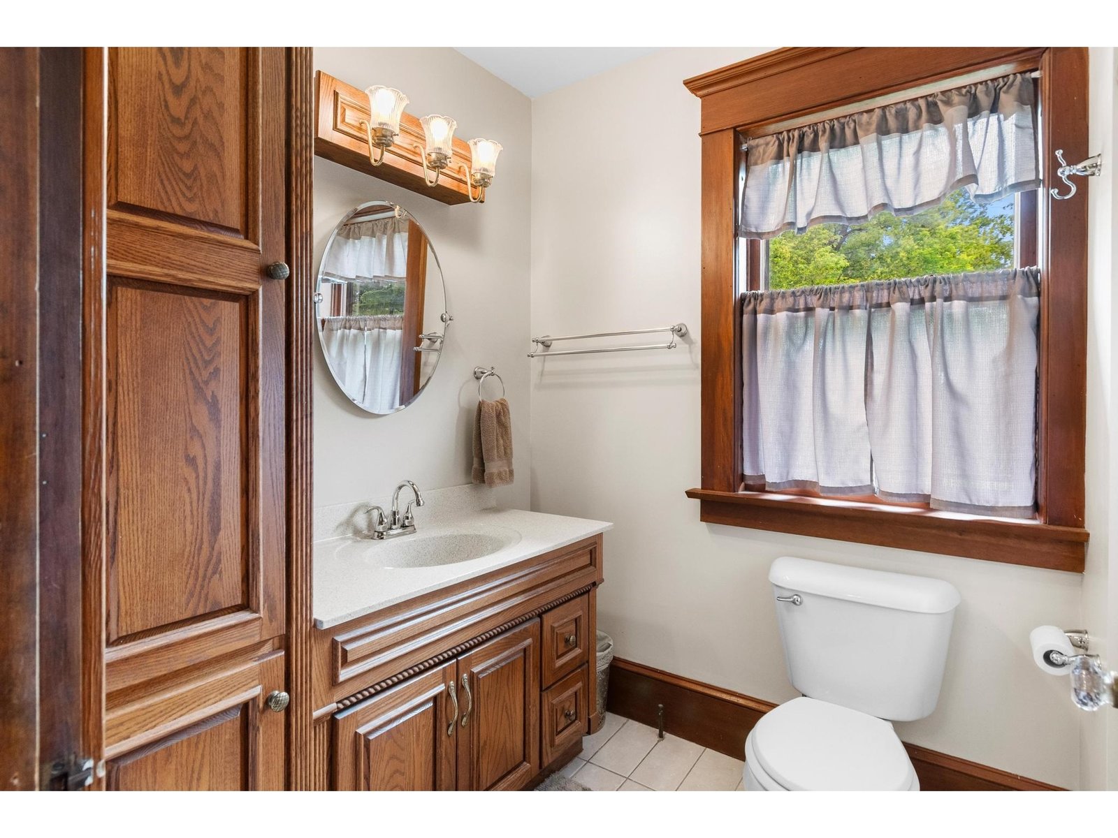 Full Bathroom