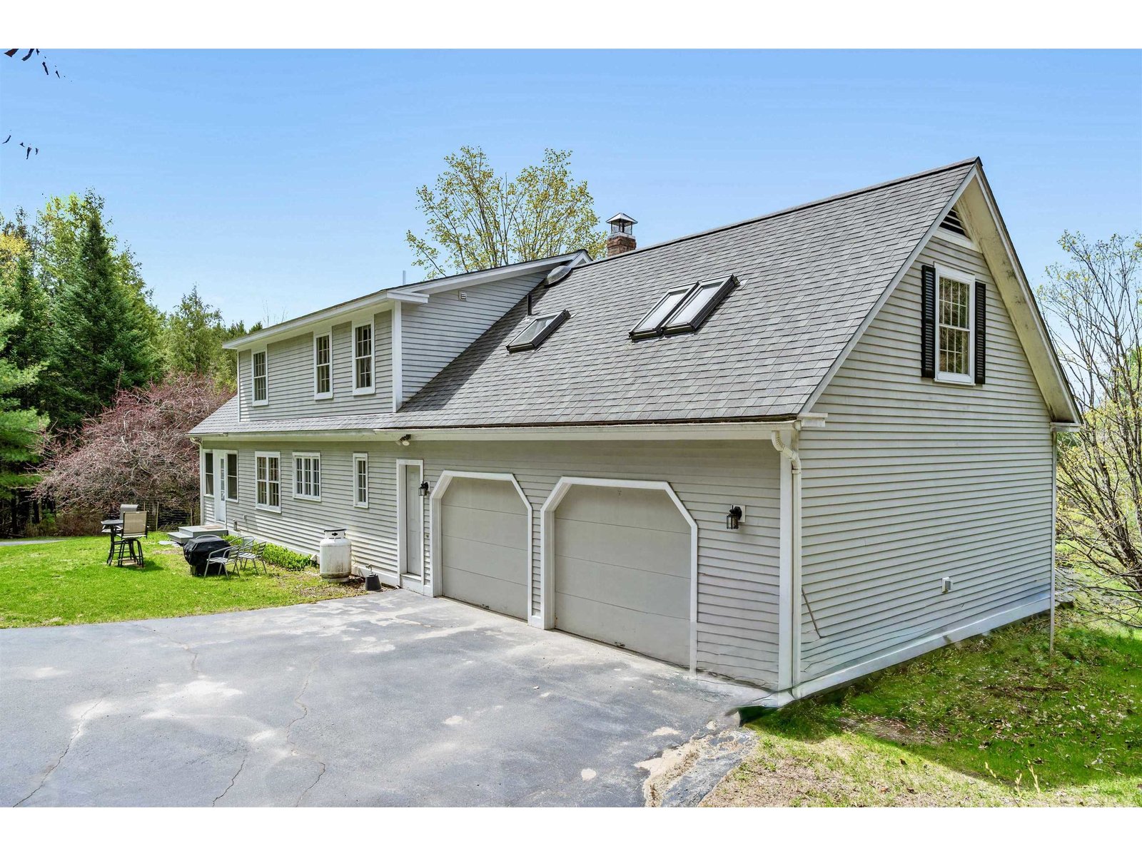 oversized 2 car garage