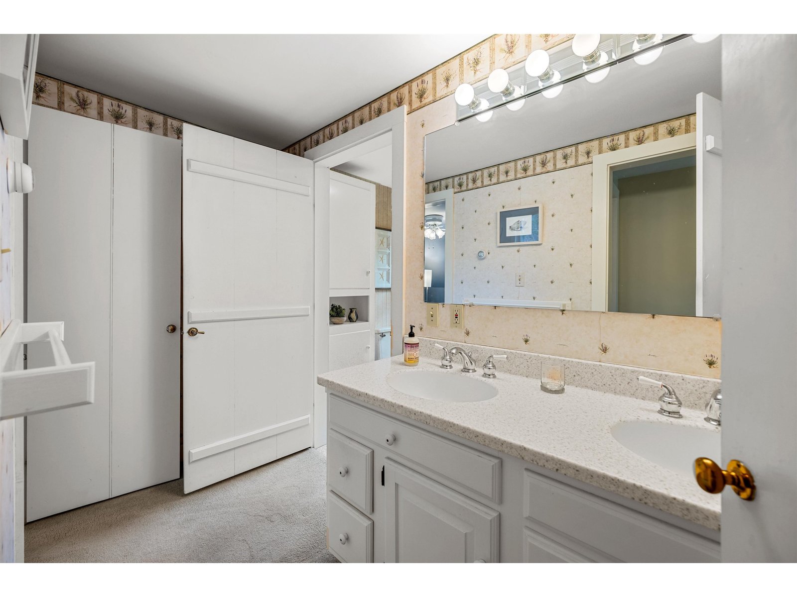 primary bath opens to hallway