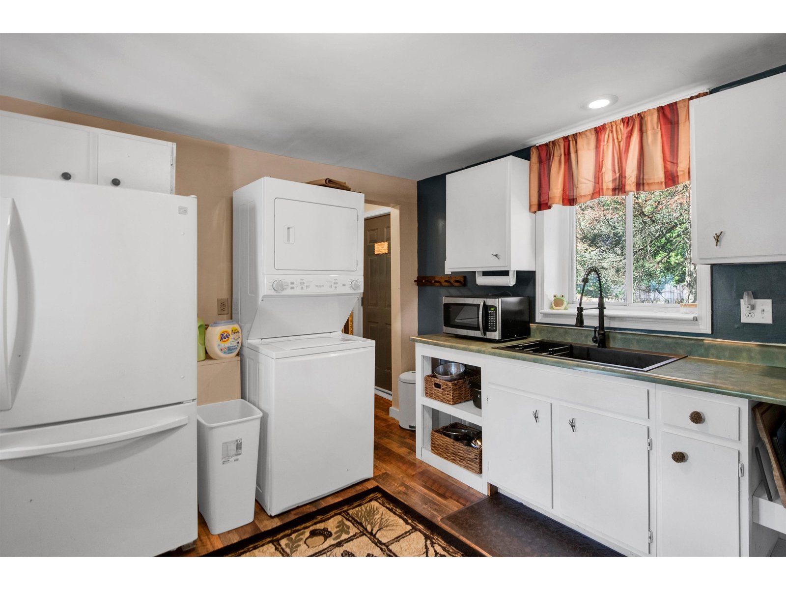 Unit One Kitchen