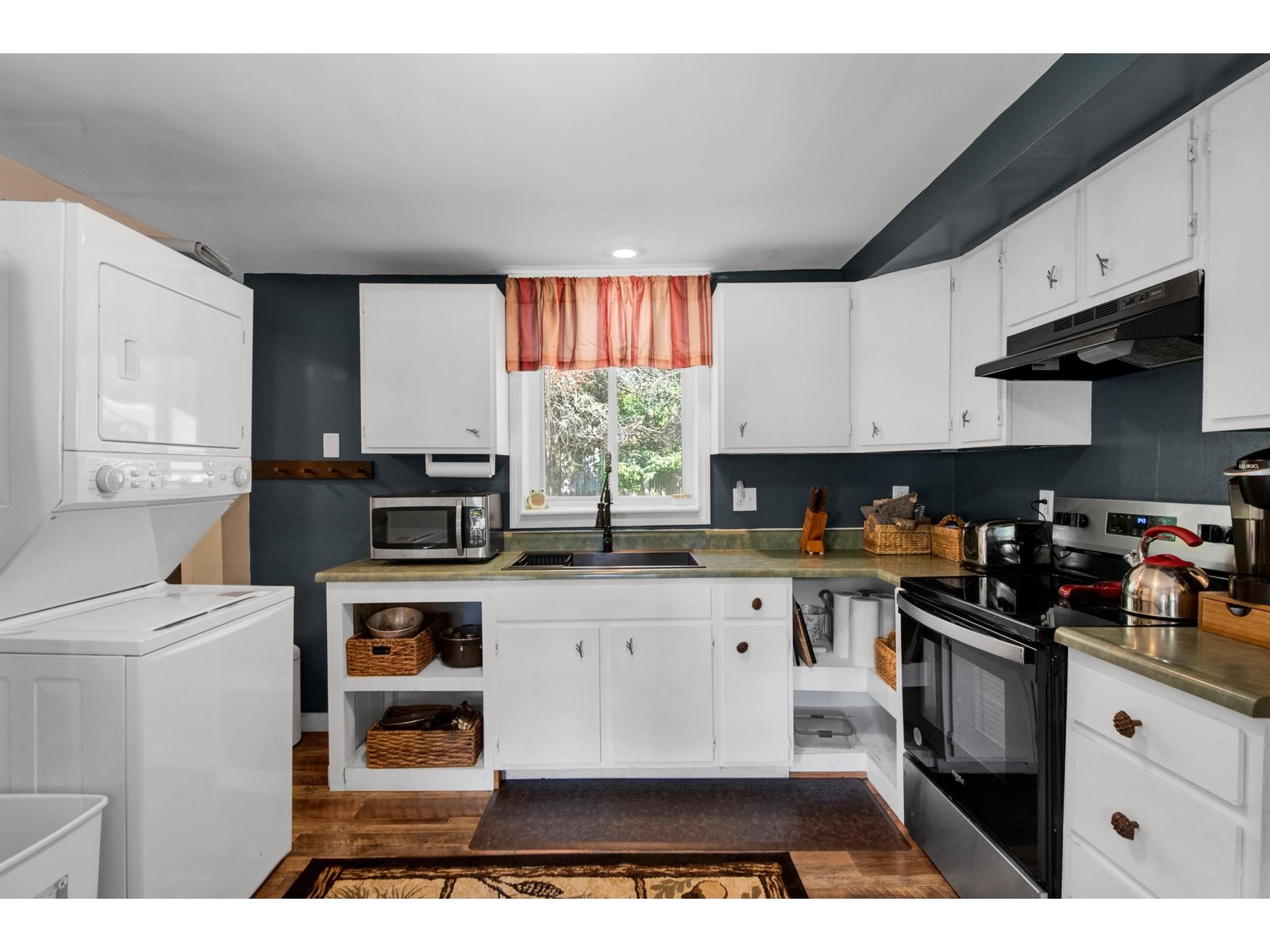 Unit One Kitchen