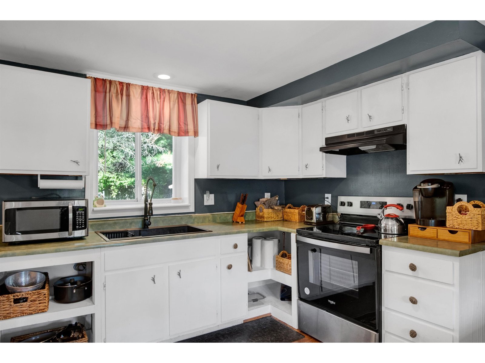 Unit One Kitchen