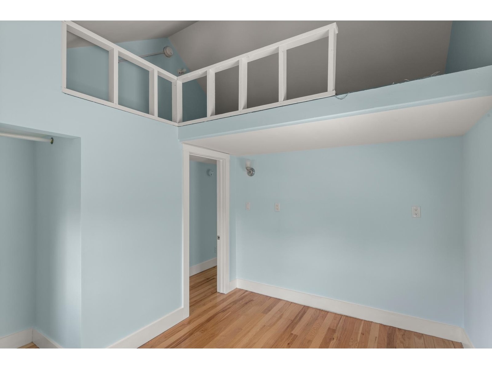 922 East Lakeshore Drive