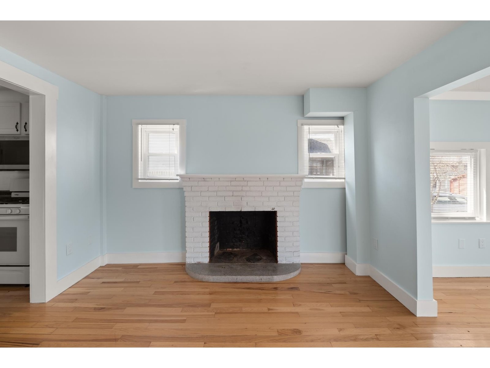 922 East Lakeshore Drive