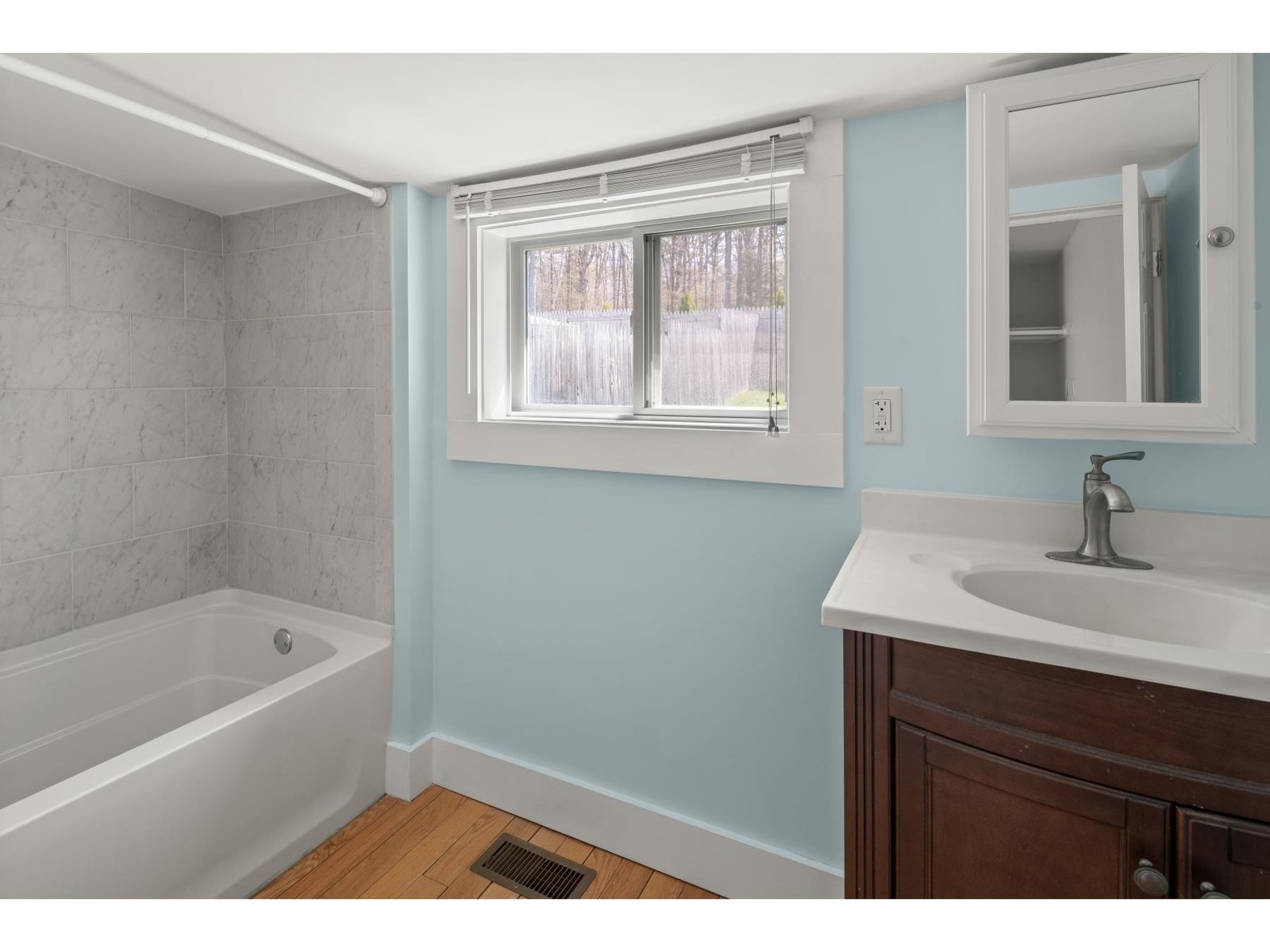 1st floor full bathroom
