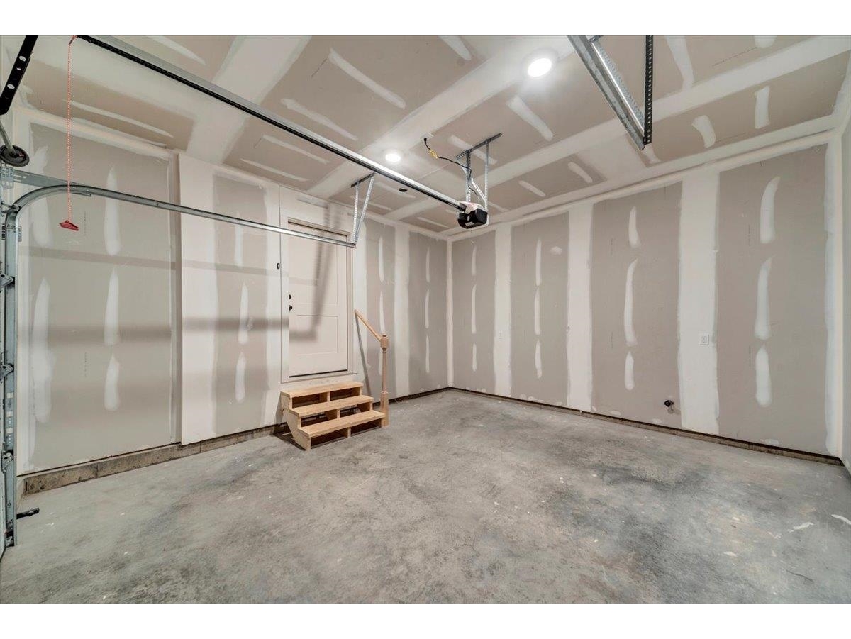 925 Falls Road, Unit 3