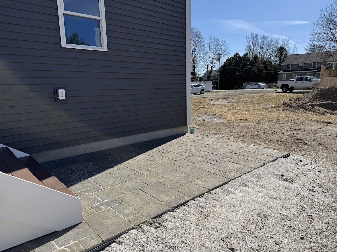 925 Falls Road, Unit 3