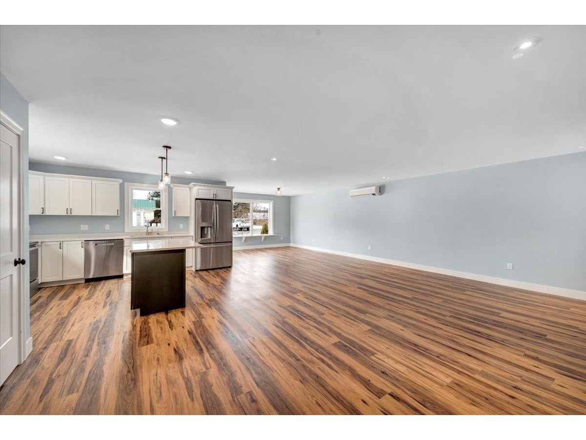 925 Falls Road, Unit 3