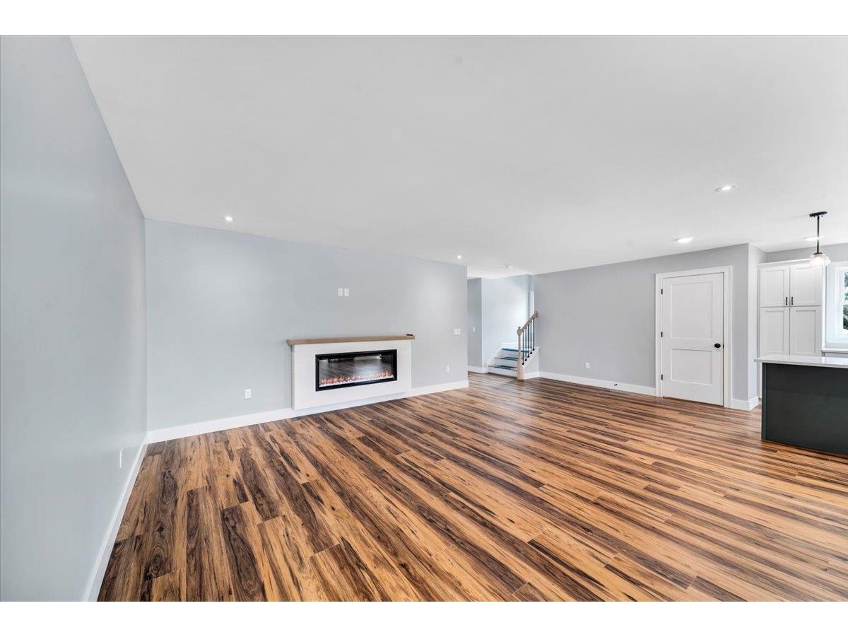 925 Falls Road, Unit 3