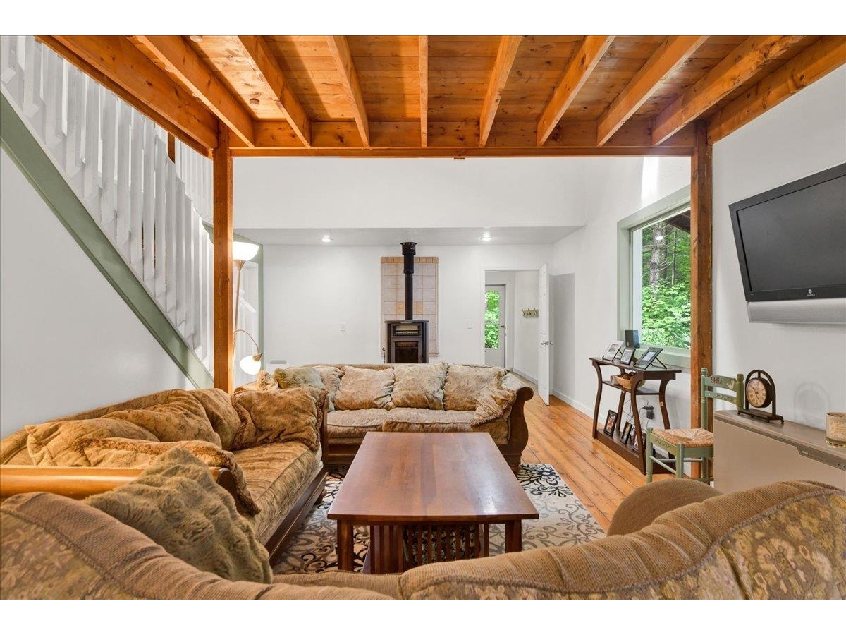 929 Codding Hollow Road