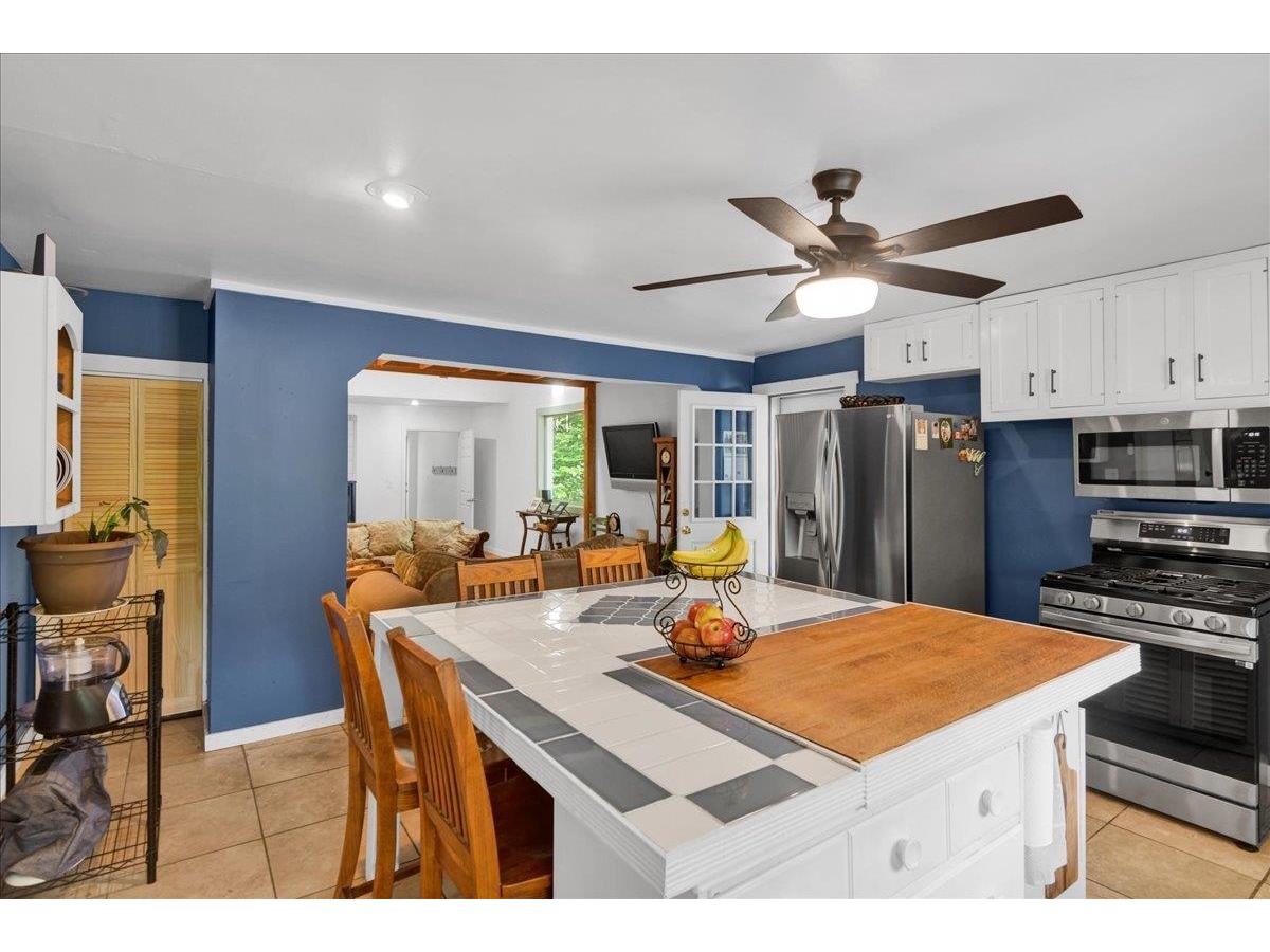 929 Codding Hollow Road