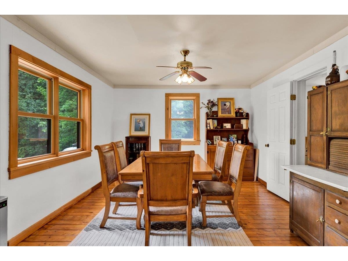 929 Codding Hollow Road
