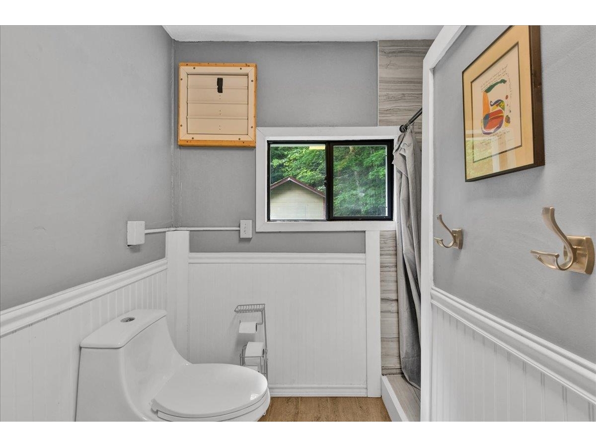 929 Codding Hollow Road