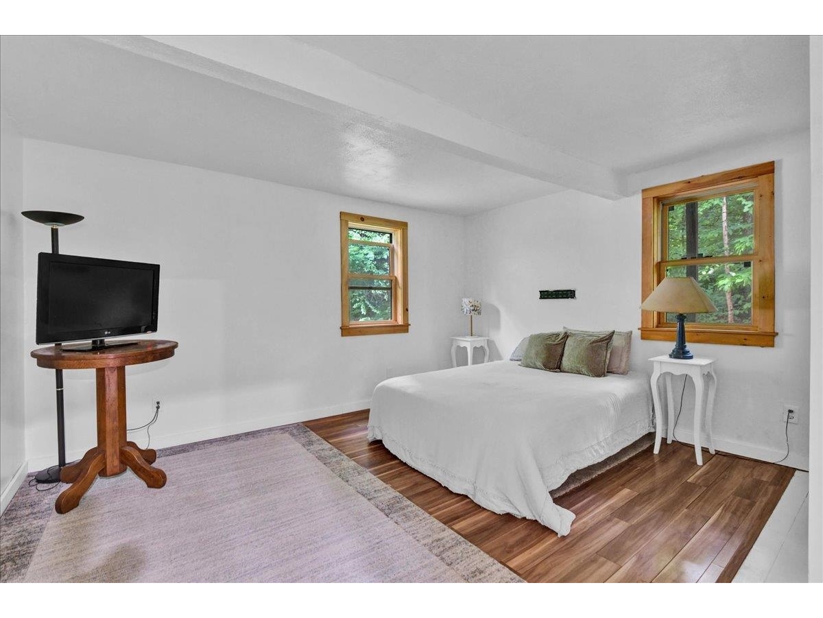 929 Codding Hollow Road