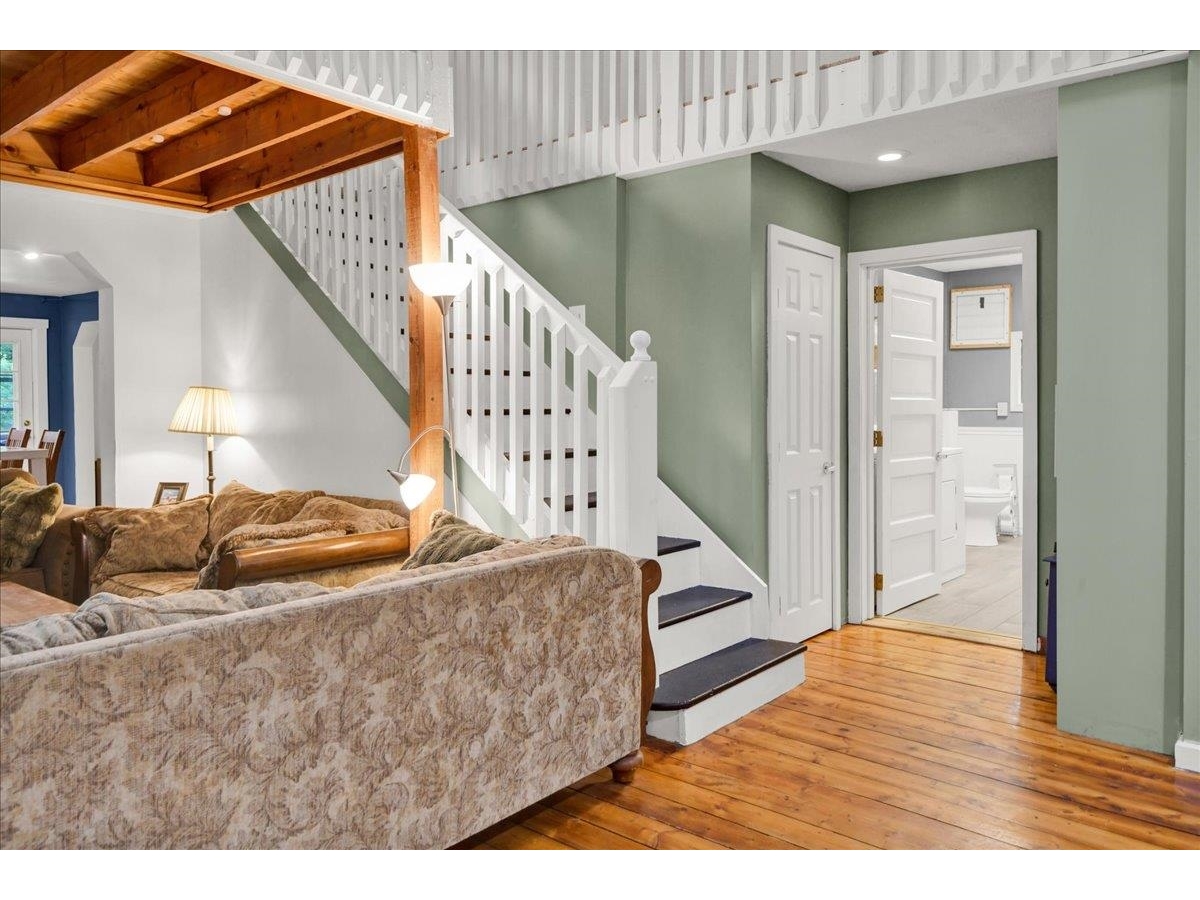 929 Codding Hollow Road