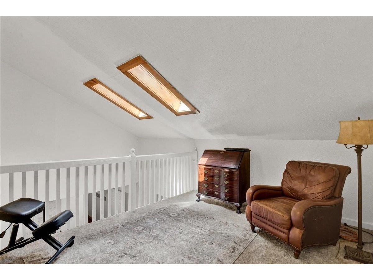 929 Codding Hollow Road
