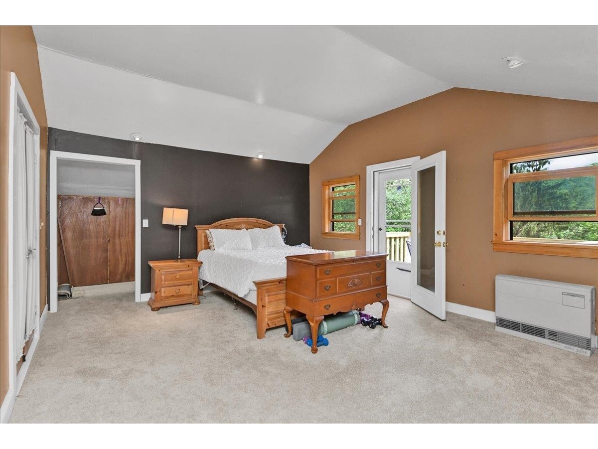 929 Codding Hollow Road