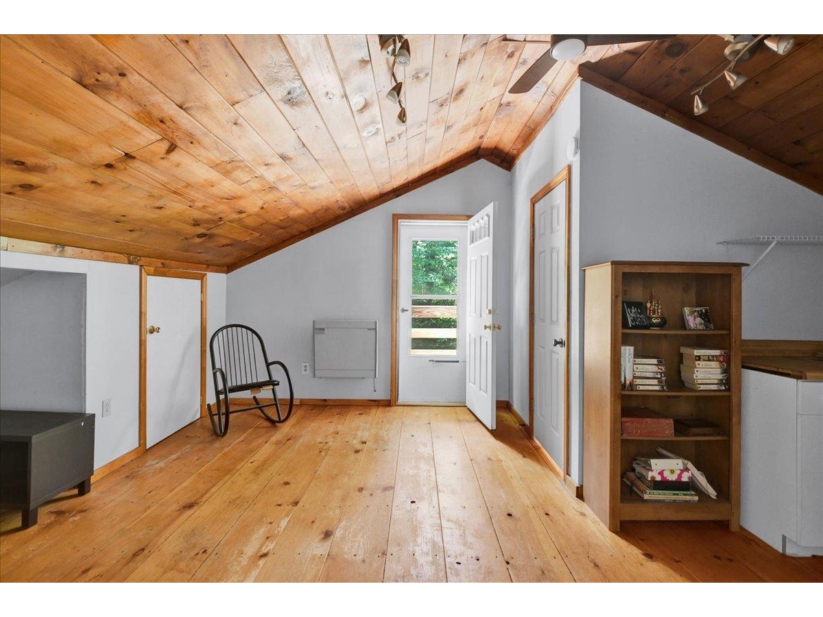 929 Codding Hollow Road