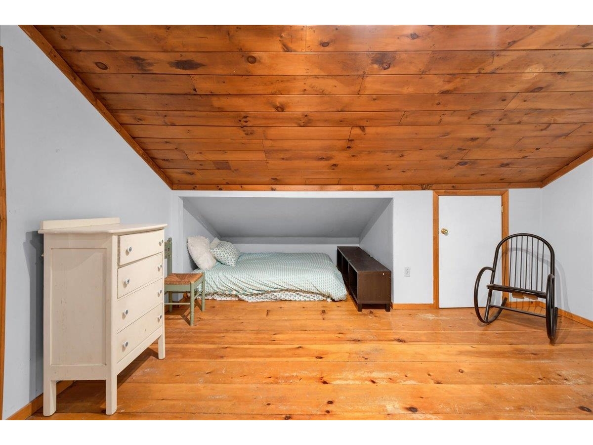 929 Codding Hollow Road