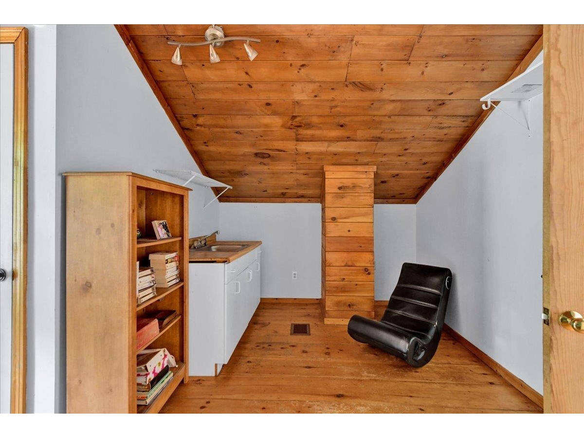 929 Codding Hollow Road