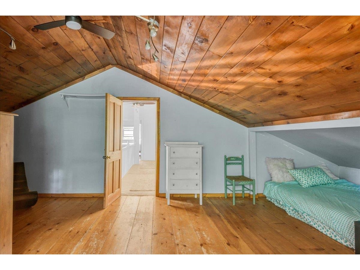 929 Codding Hollow Road