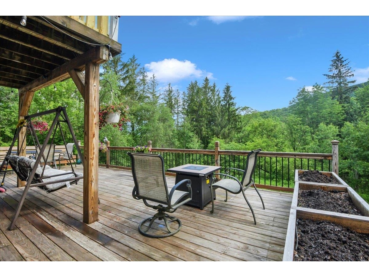 929 Codding Hollow Road
