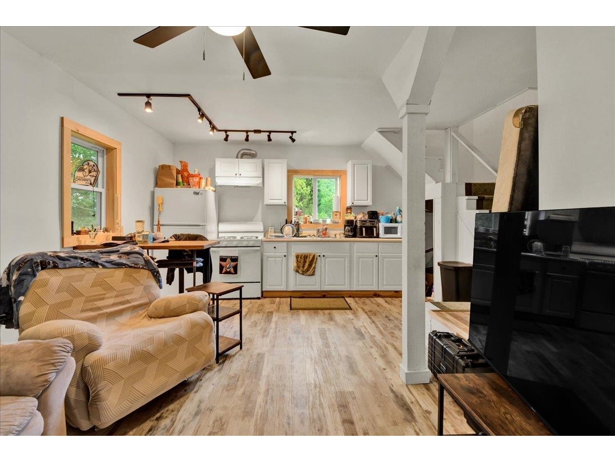 929 Codding Hollow Road