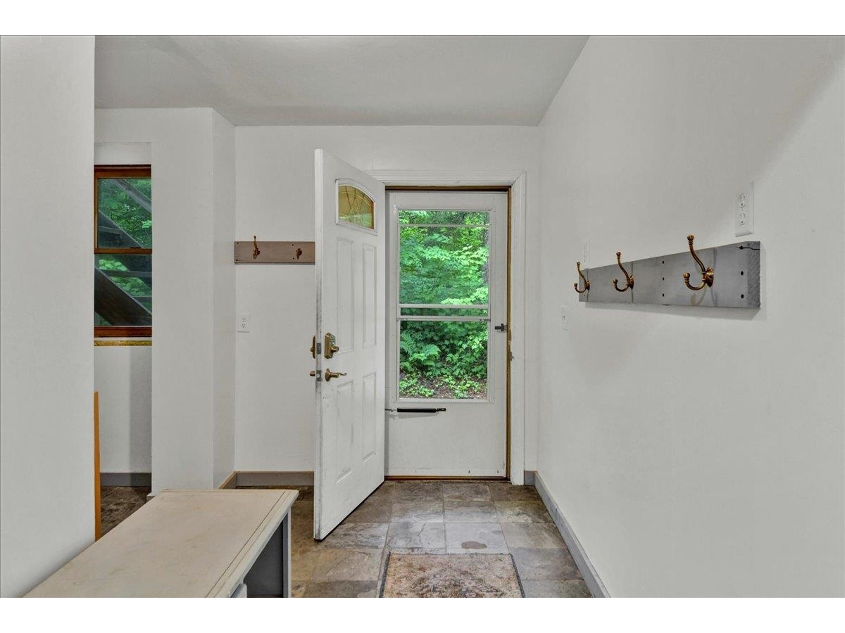 929 Codding Hollow Road