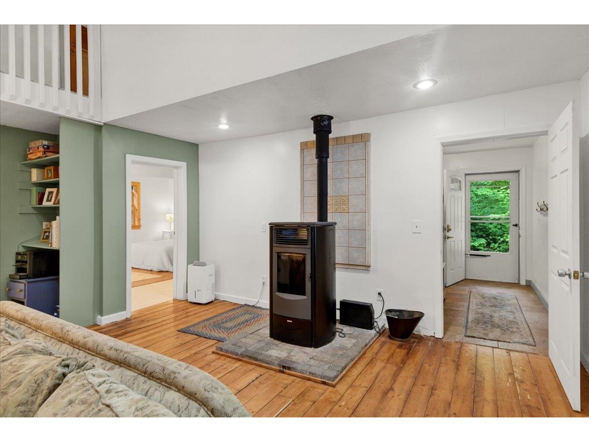 929 Codding Hollow Road