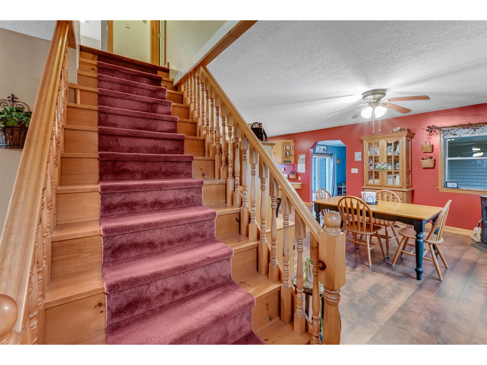 93 Carpenter Boulevard