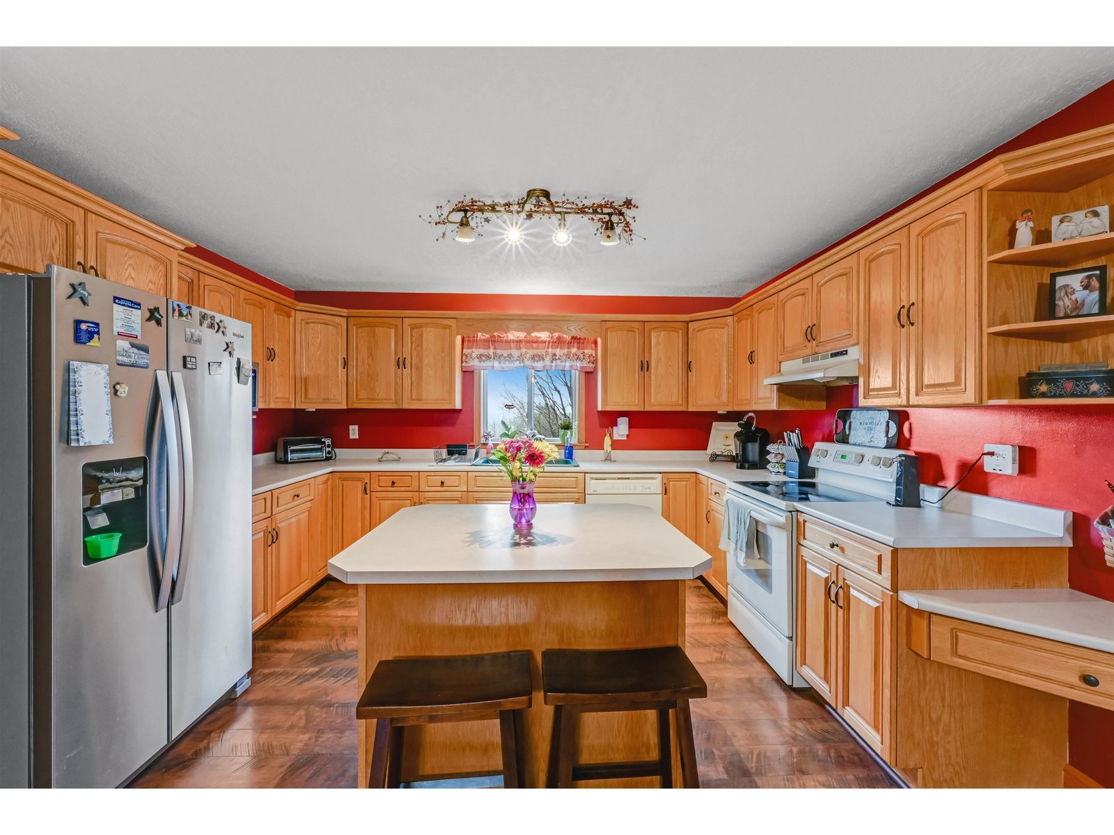 93 Carpenter Boulevard