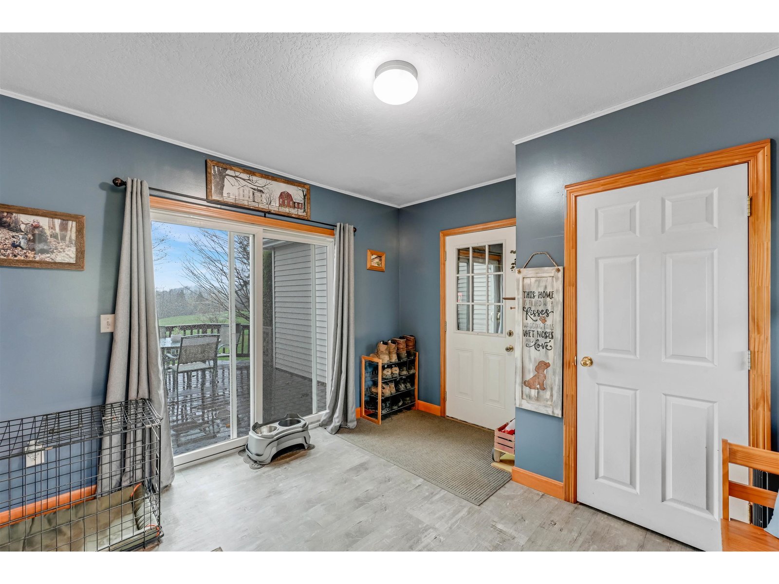 93 Carpenter Boulevard