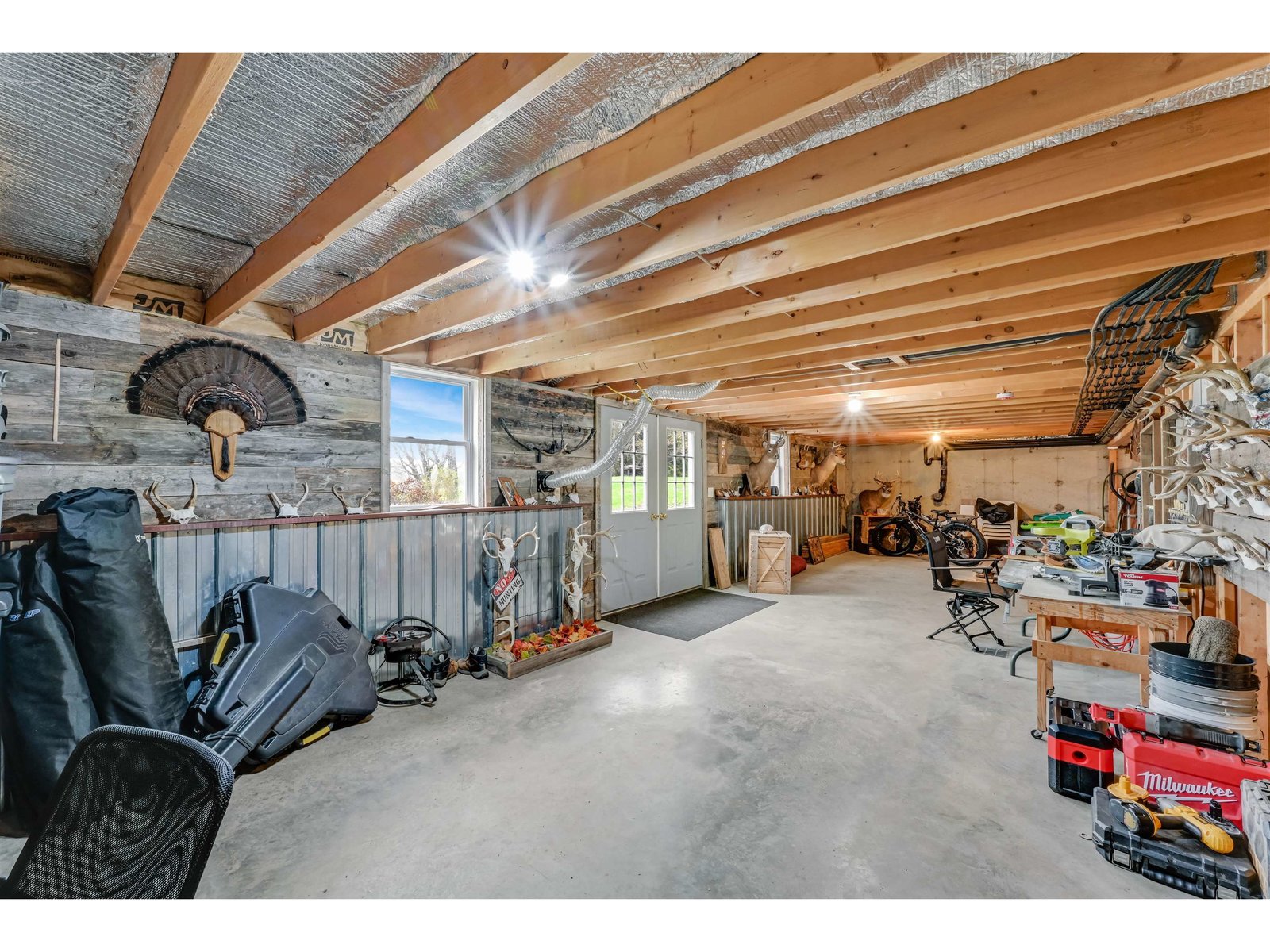 93 Carpenter Boulevard