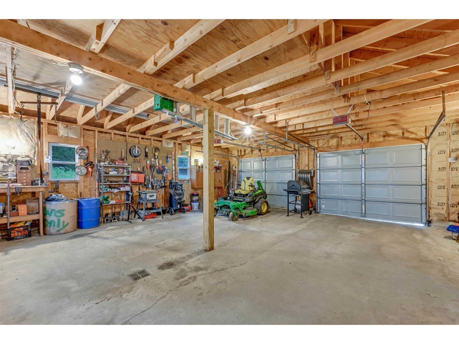 93 Carpenter Boulevard