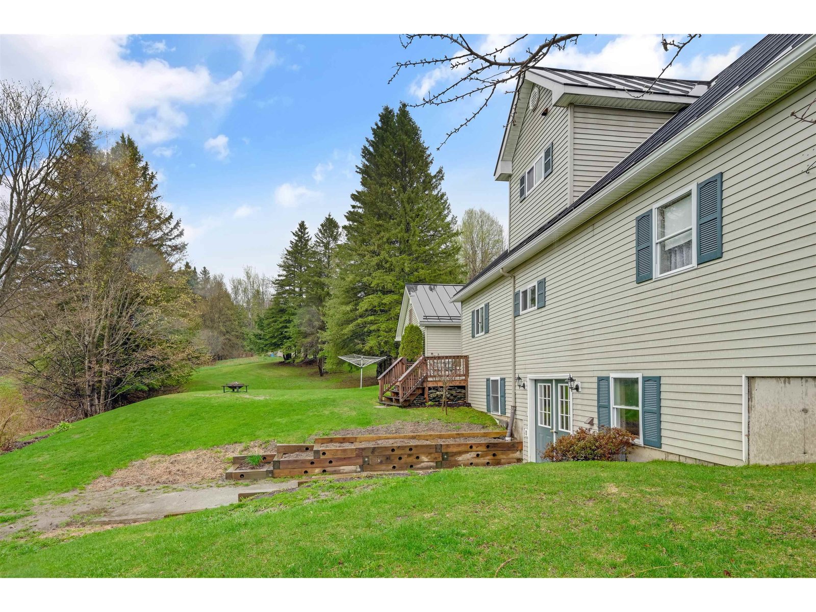 93 Carpenter Boulevard