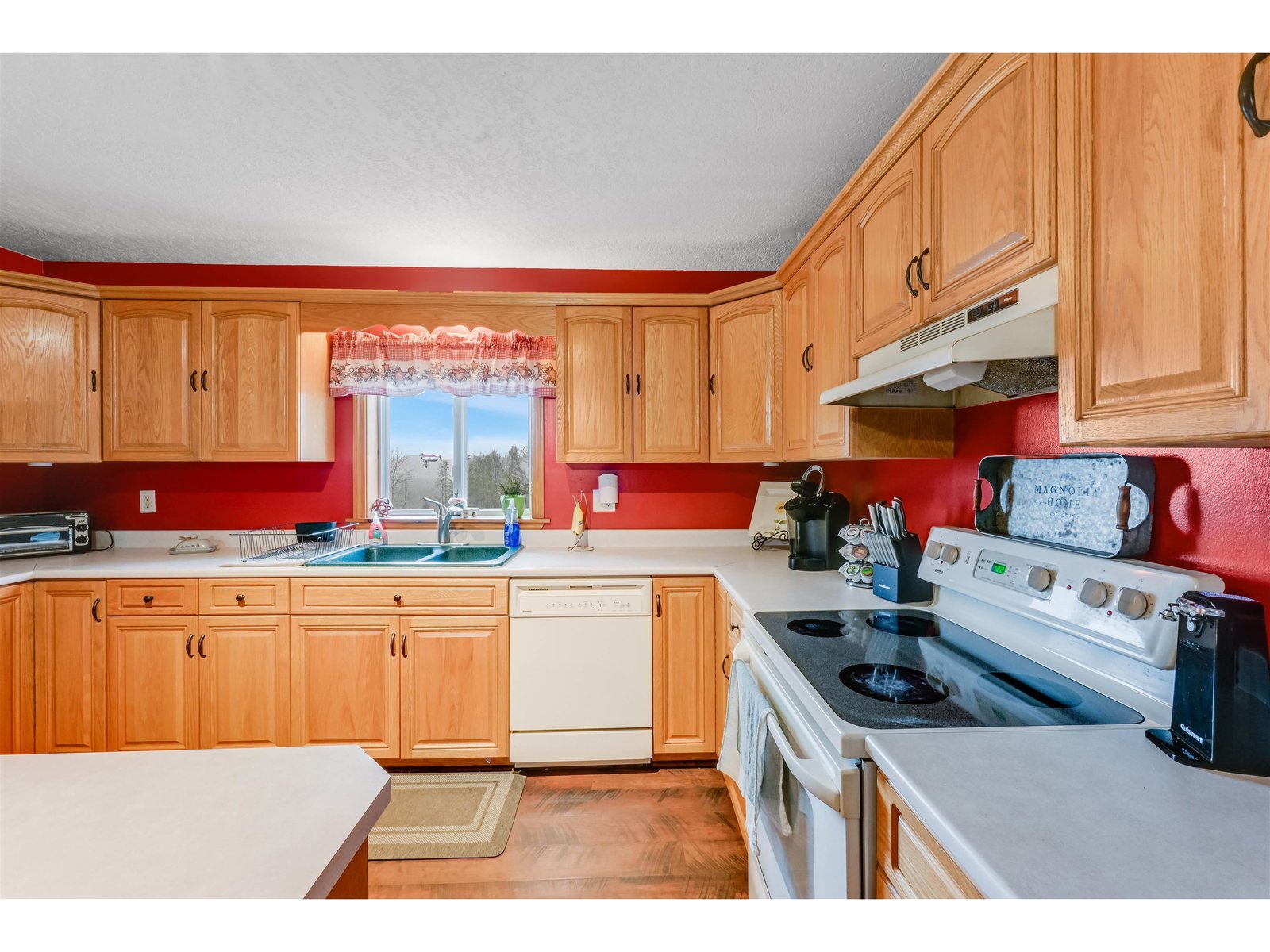 93 Carpenter Boulevard