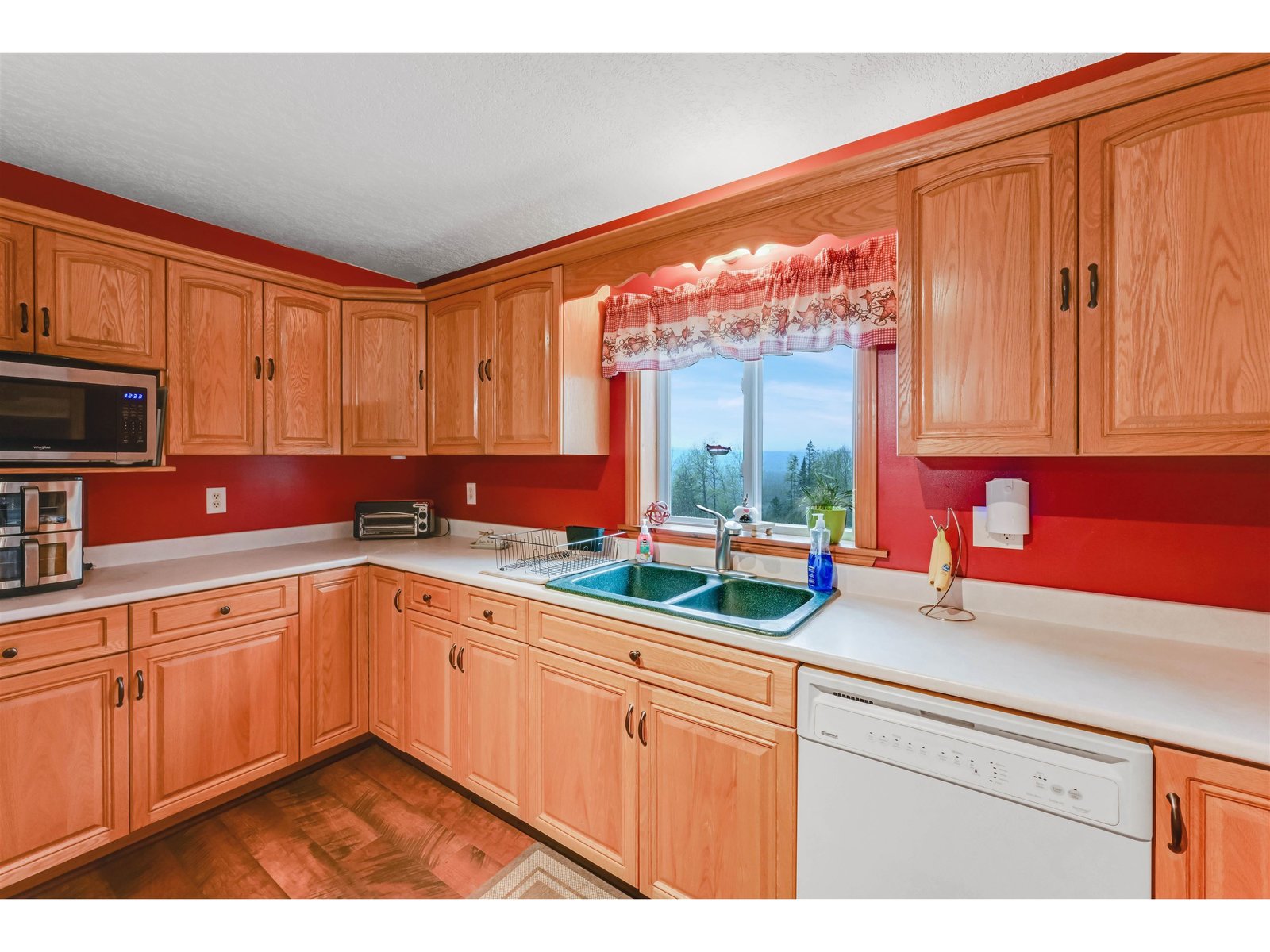 93 Carpenter Boulevard