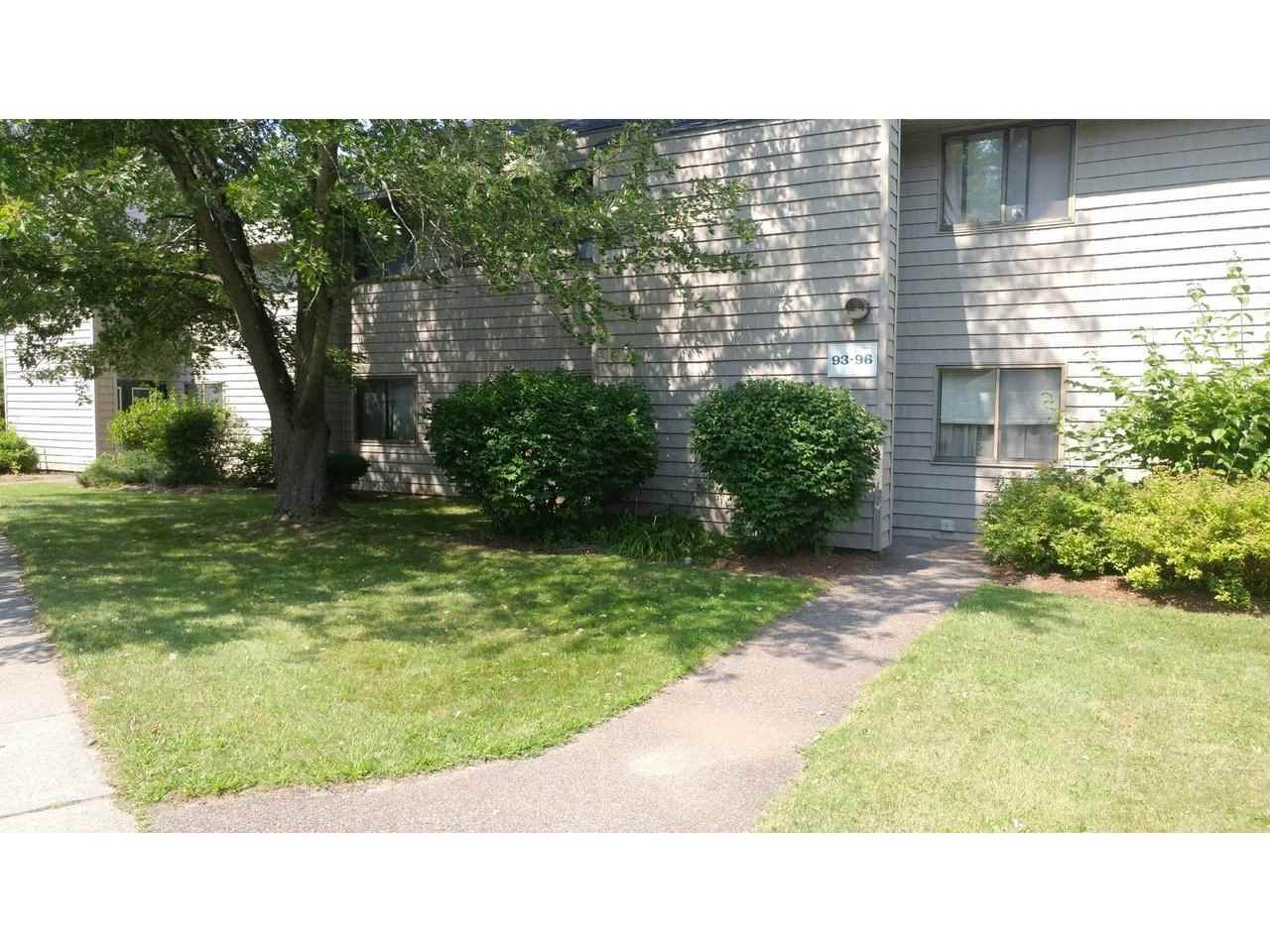 93 Hawthorne Circle