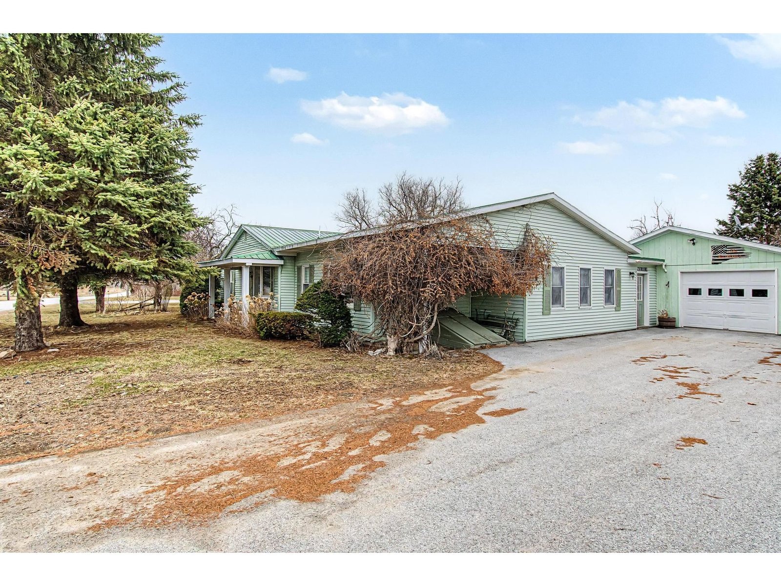 93 Middle Road, Swanton