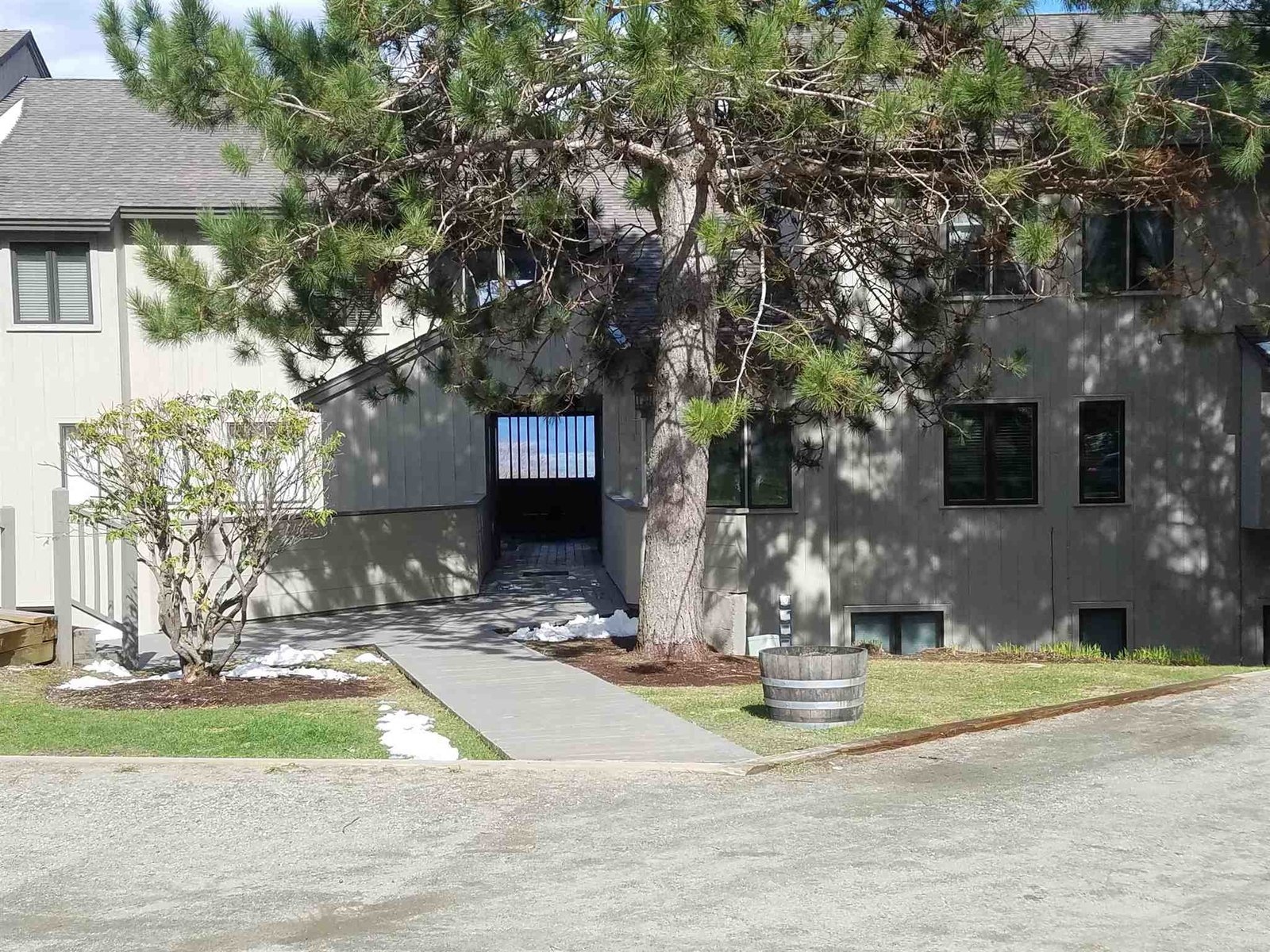 93 Snowside Drive, Unit 16