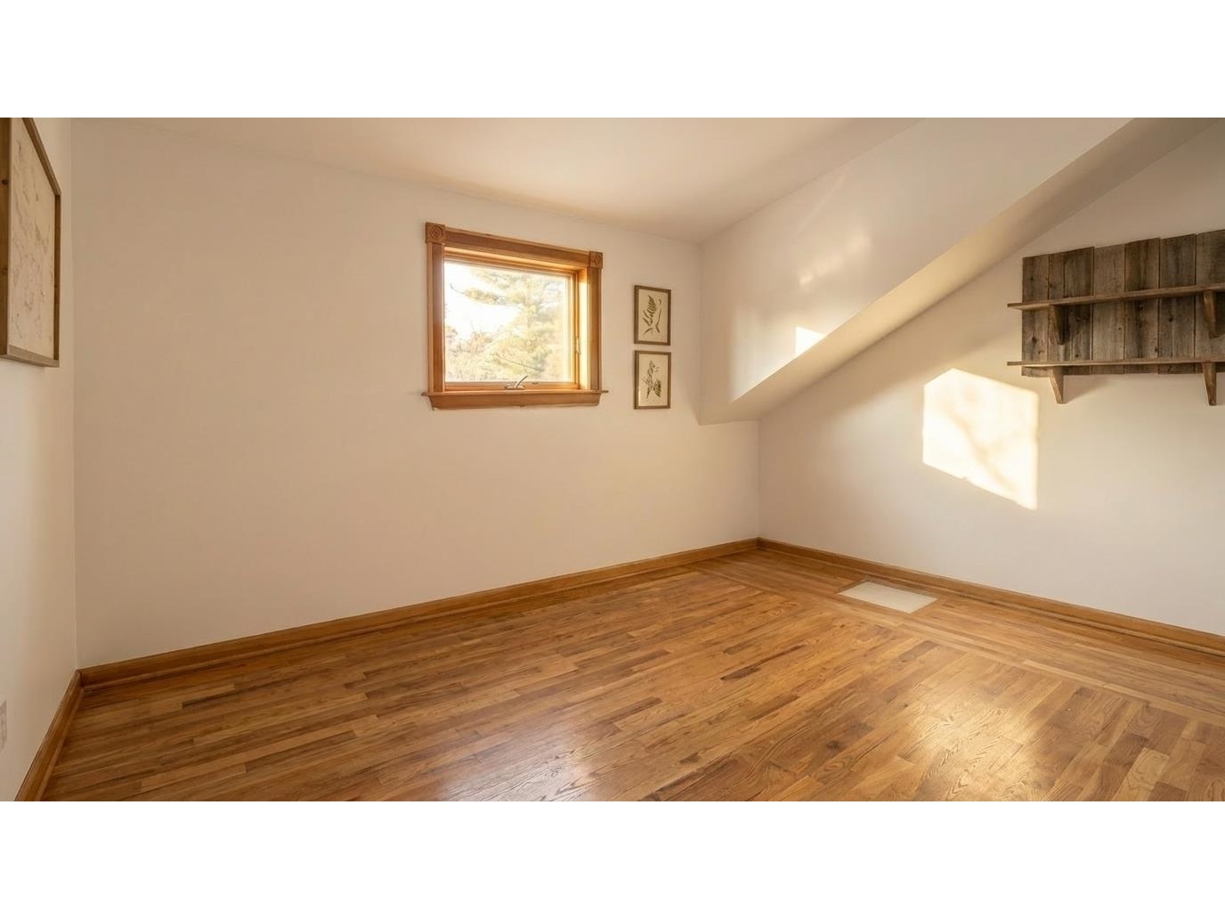 94 - Bedroom B - Vacant