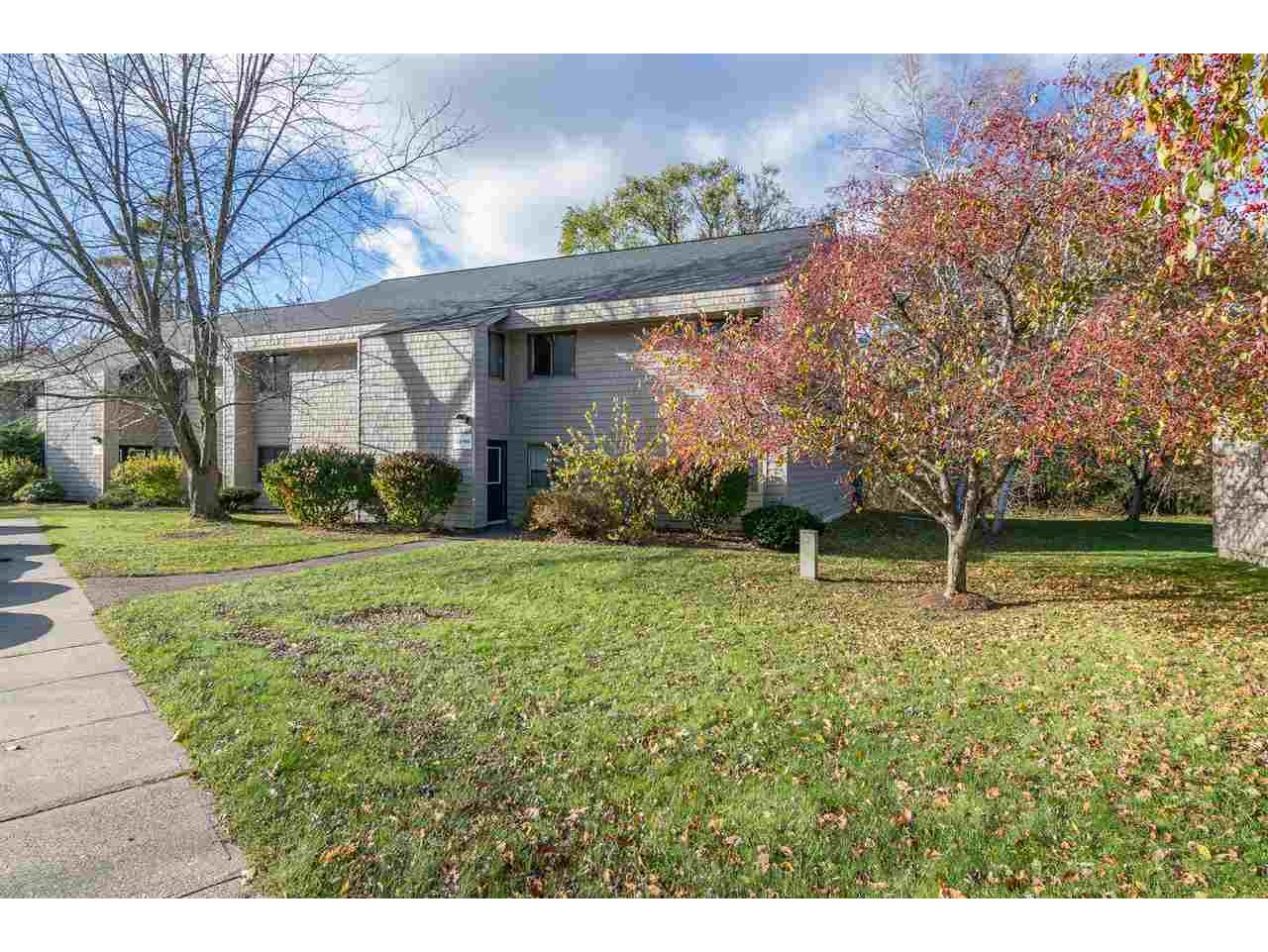 94 Hawthorne Circle