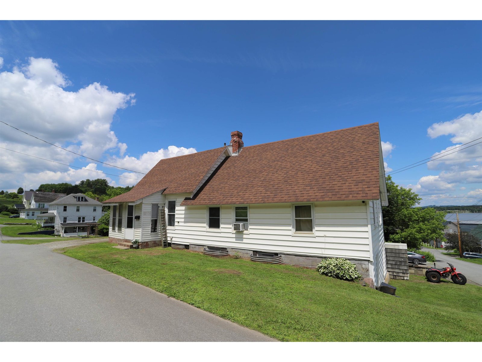 94 Orchard St, Newport, VT 05855
